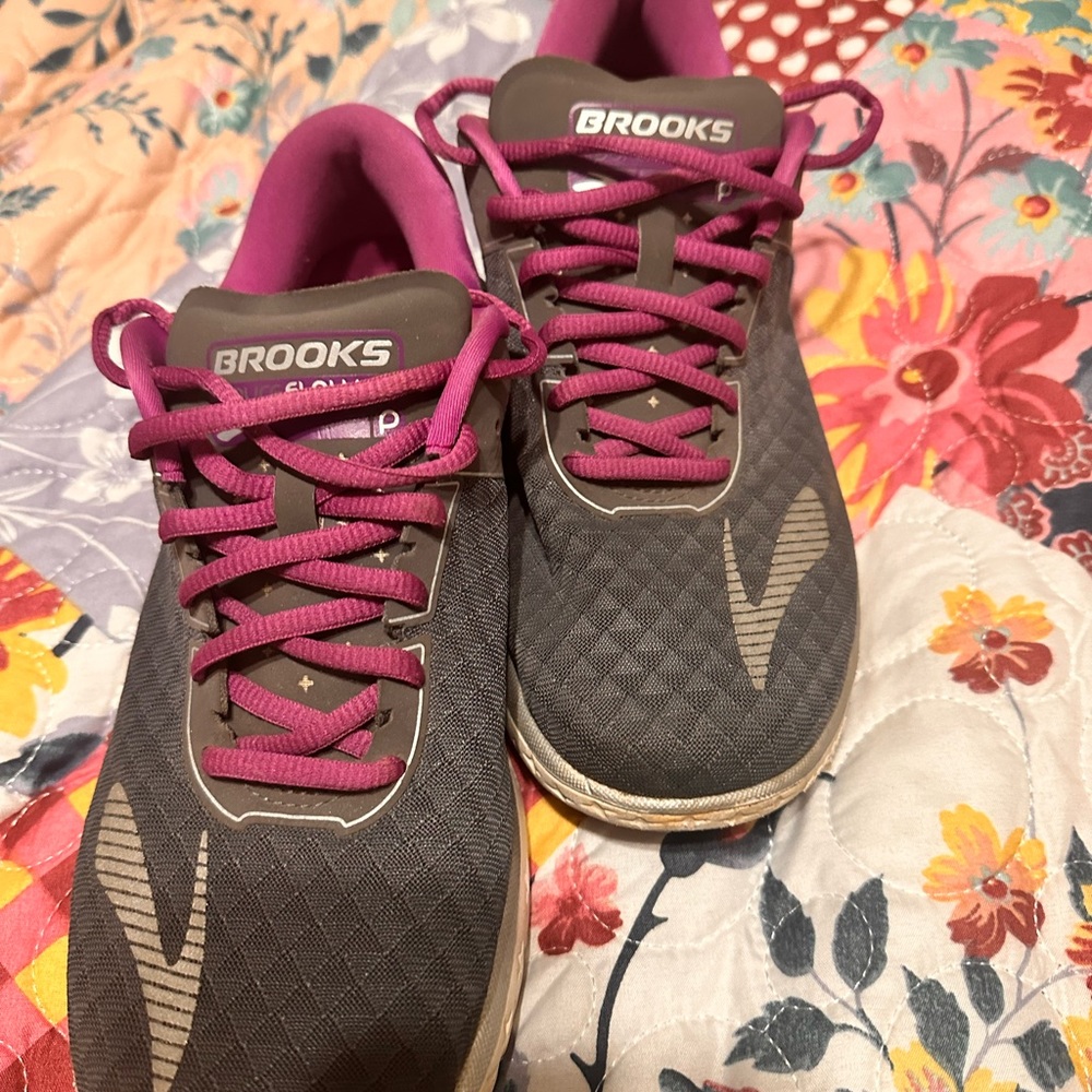 Brooks Pure Flow Tennis Shoes - Used Size 9.5